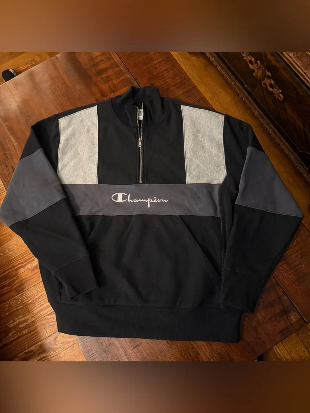 Champion x Urban Outfitters Half‑Zip Pullover Sweatshirt Large